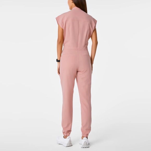 FIGS- Rafaela Cargo ScrubJumpsuit in pink sand - Picture 3 of 8